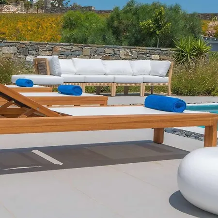 Paros Sleeps 6 Pool Air Con Wifi