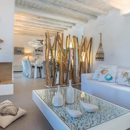 Paros Sleeps 6 Pool Air Con Wifi Villa